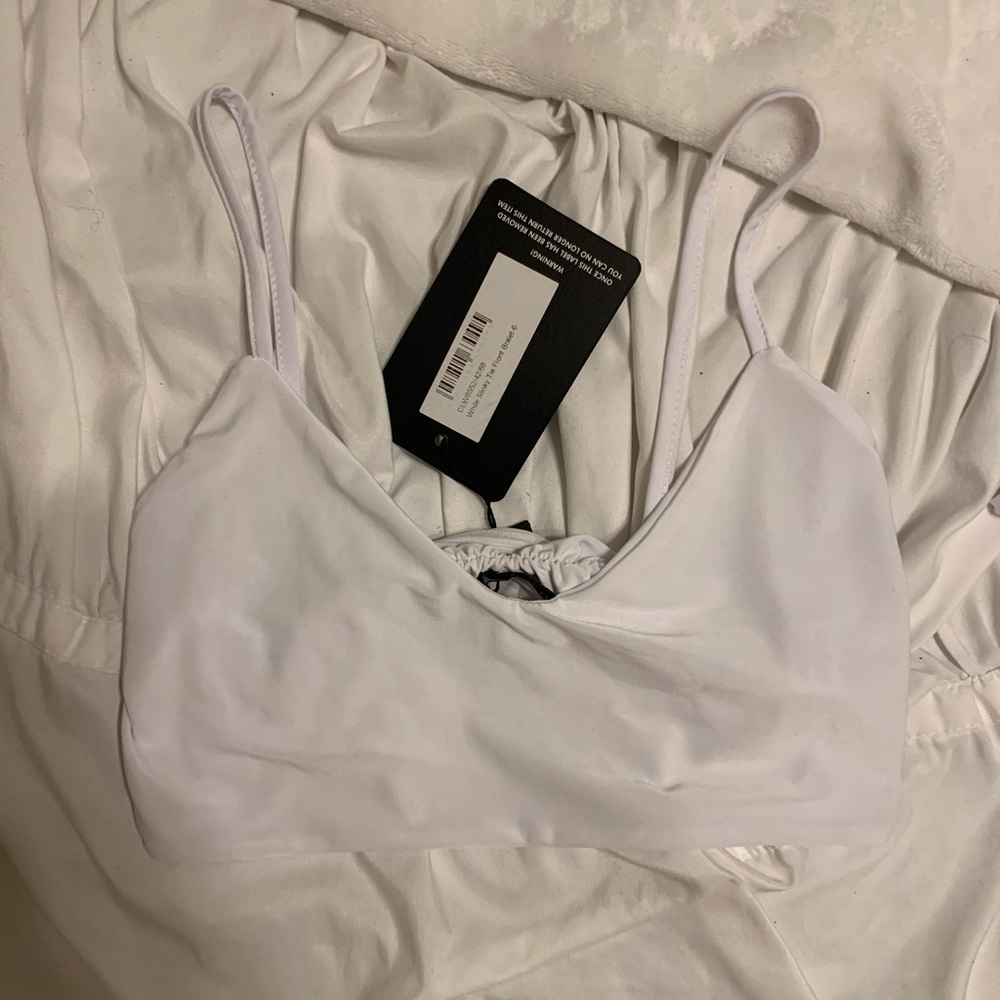 PrettyLittleThing Bow Top (multi-way top)